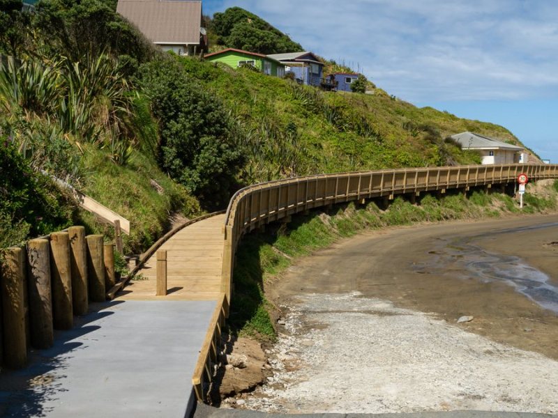 Timber boardwalk to Baylys Beach along the dunes